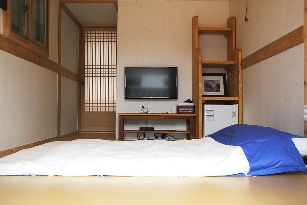 Yeonwoodang Guesthouse جيونجو المظهر الخارجي الصورة