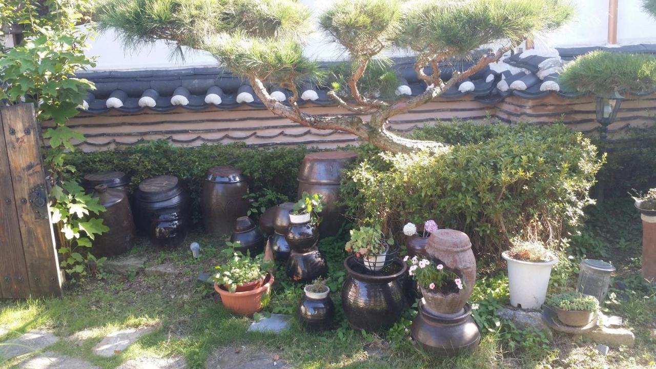 Yeonwoodang Guesthouse جيونجو المظهر الخارجي الصورة